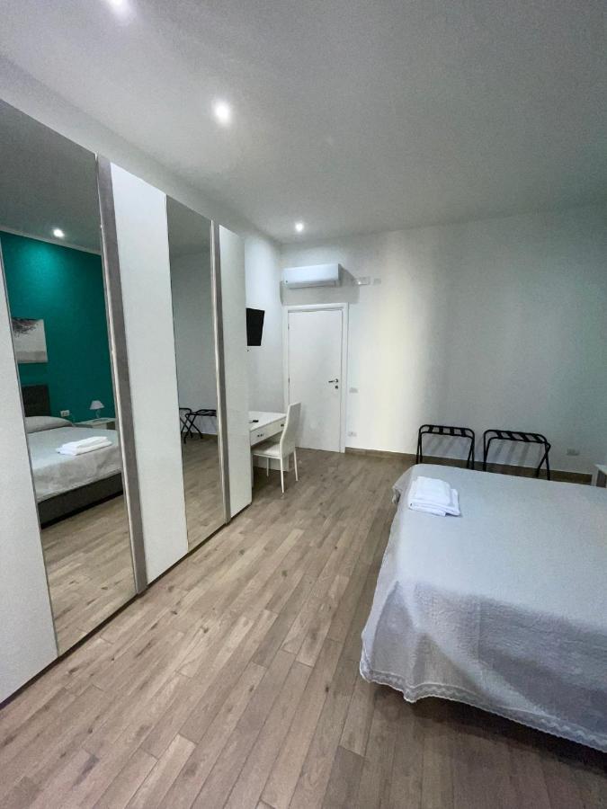 Dormire A Napoli Centro Holiday House Casa Vacanza 外观 照片