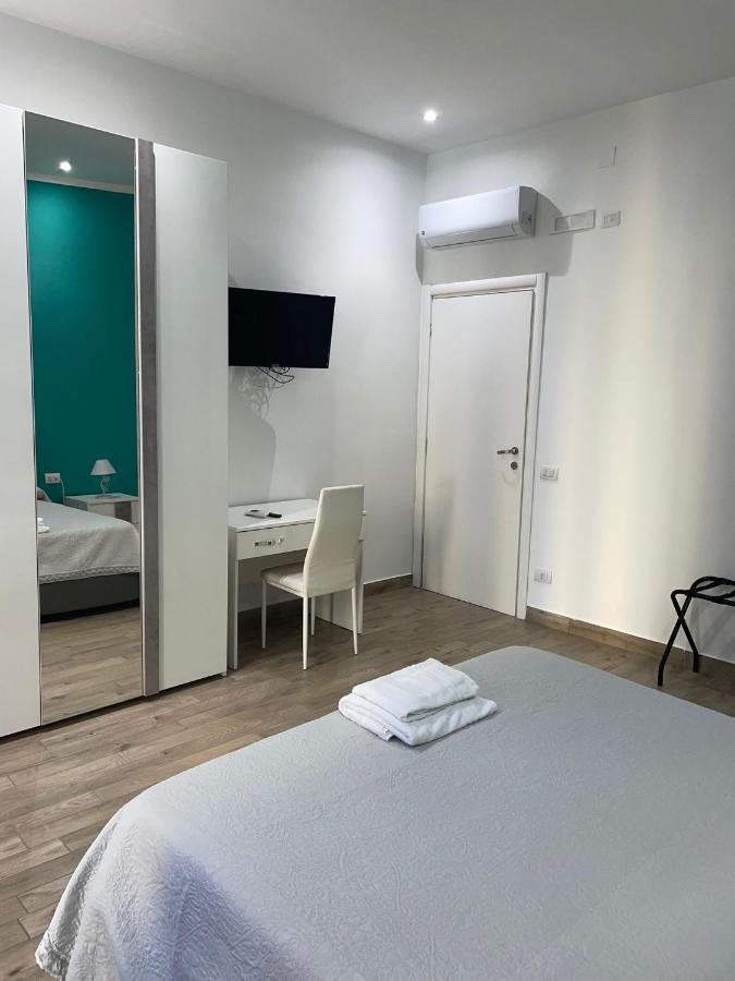 Dormire A Napoli Centro Holiday House Casa Vacanza 外观 照片