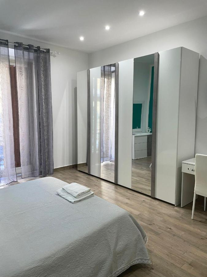 Dormire A Napoli Centro Holiday House Casa Vacanza 外观 照片