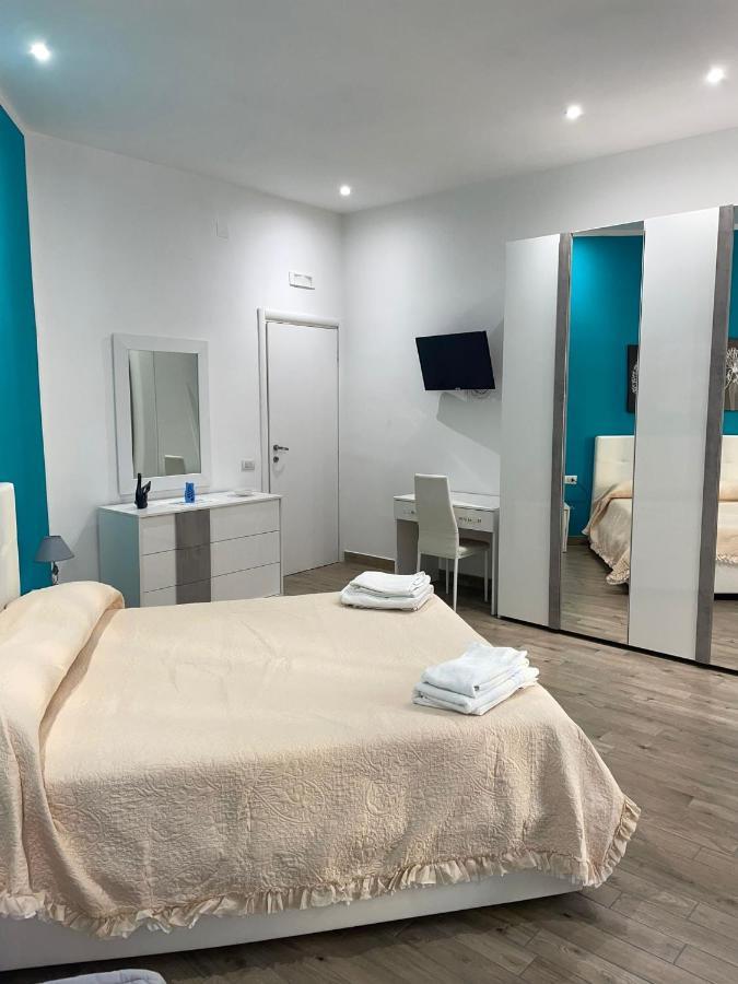 Dormire A Napoli Centro Holiday House Casa Vacanza 外观 照片