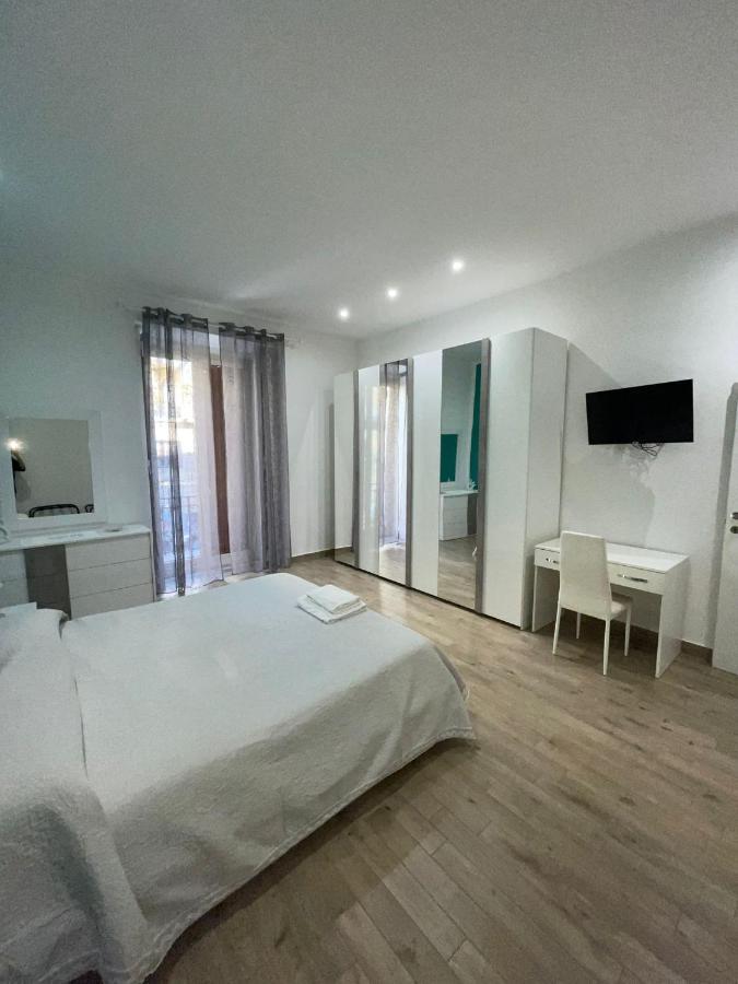 Dormire A Napoli Centro Holiday House Casa Vacanza 外观 照片
