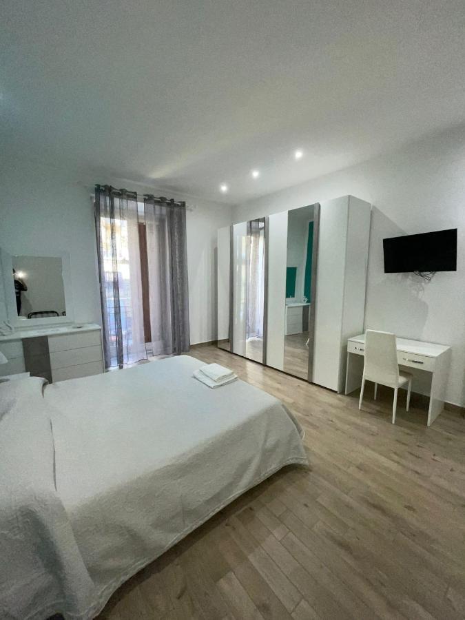 Dormire A Napoli Centro Holiday House Casa Vacanza 外观 照片