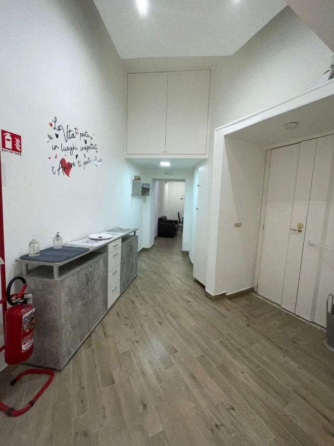 Dormire A Napoli Centro Holiday House Casa Vacanza 外观 照片