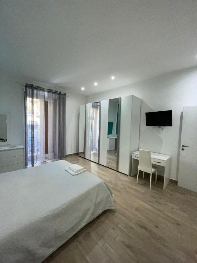 Dormire A Napoli Centro Holiday House Casa Vacanza 外观 照片