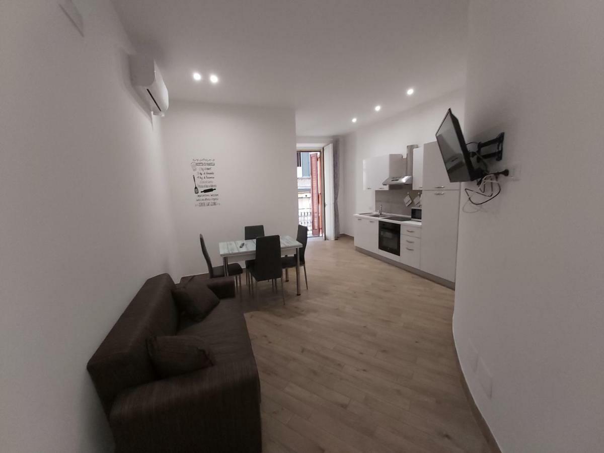 Dormire A Napoli Centro Holiday House Casa Vacanza 外观 照片