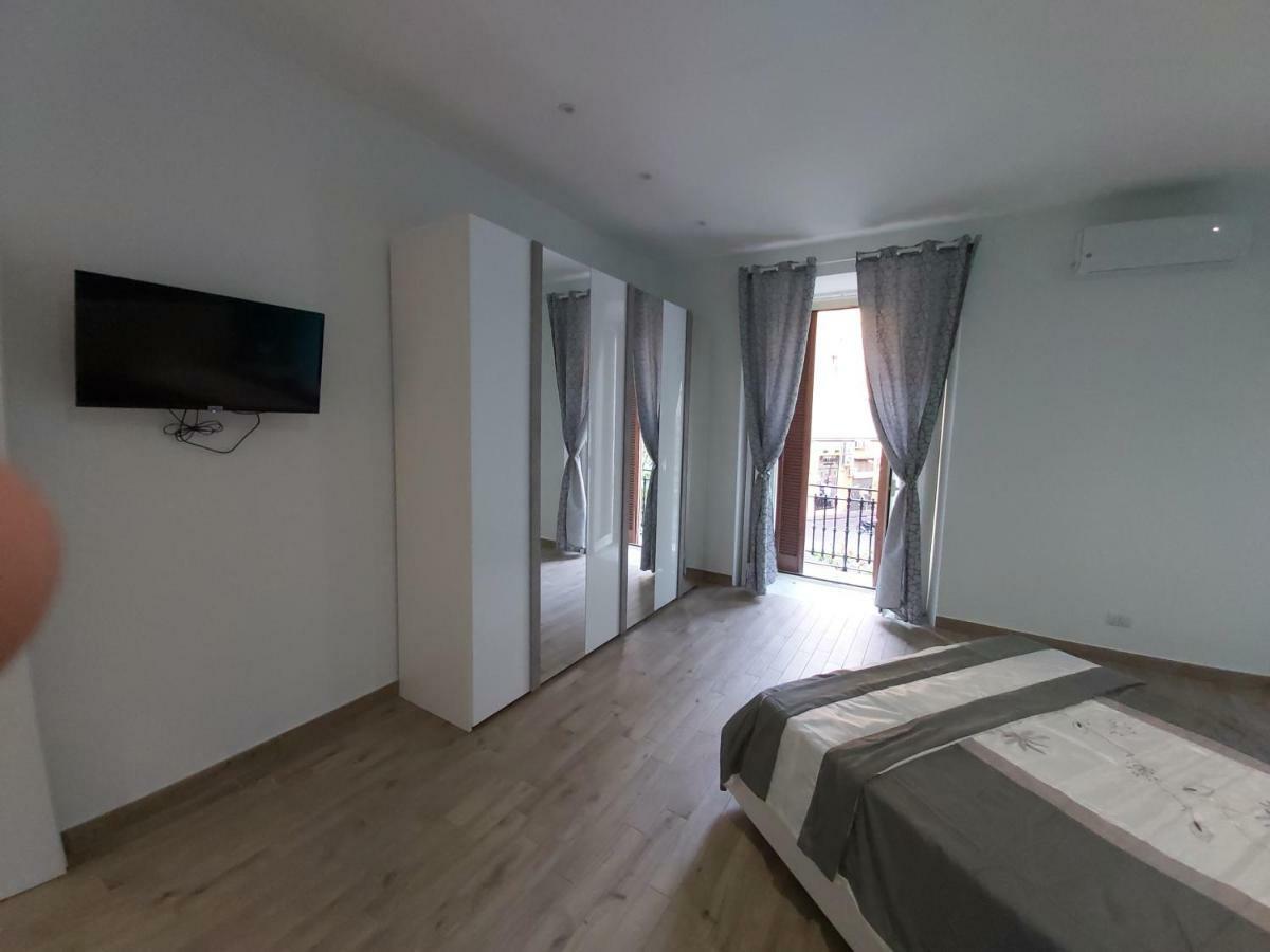 Dormire A Napoli Centro Holiday House Casa Vacanza 外观 照片