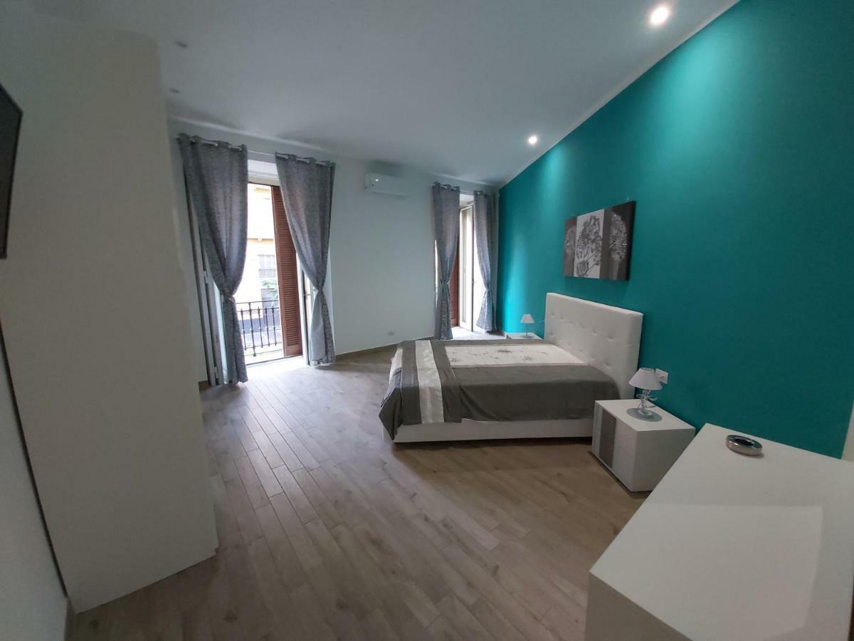 Dormire A Napoli Centro Holiday House Casa Vacanza 外观 照片
