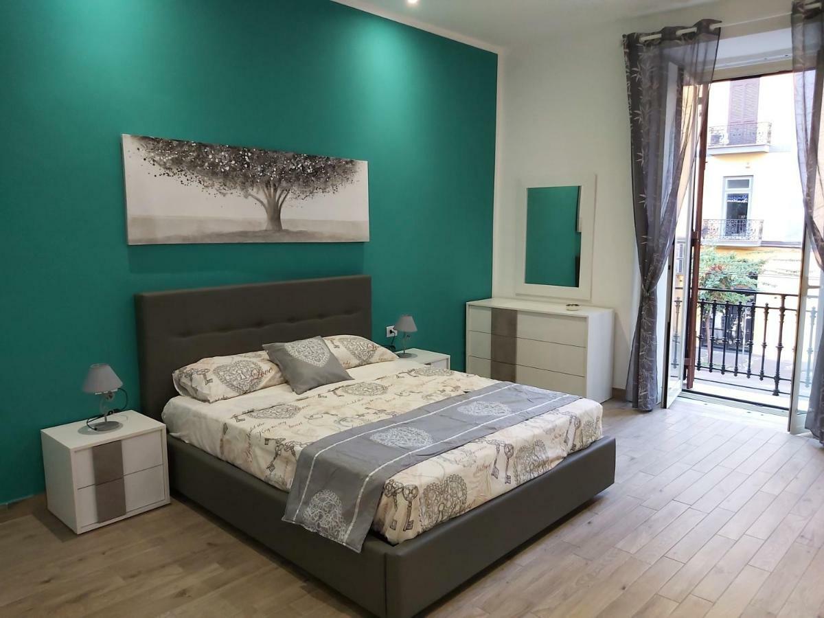 Dormire A Napoli Centro Holiday House Casa Vacanza 外观 照片